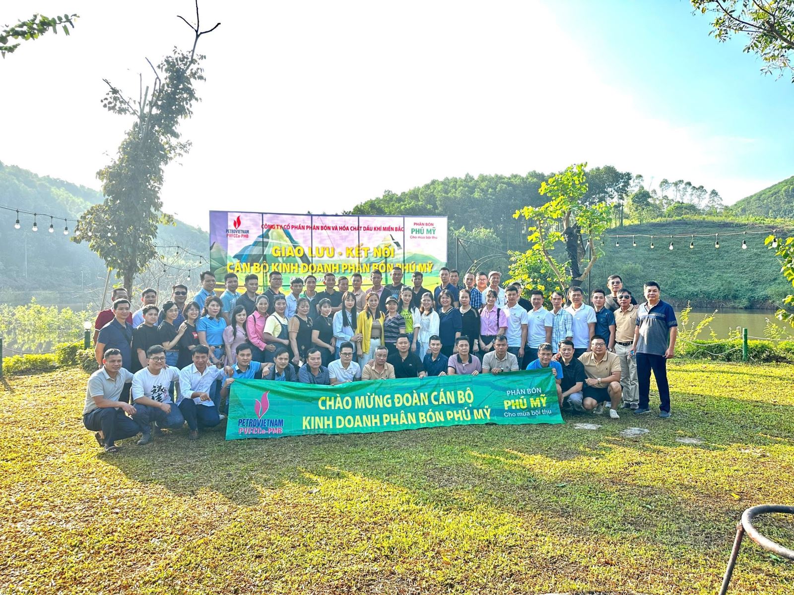 Công ty Cổ phần Phân bón và Hóa chất Dầu khí miền Bắc (PVFCCo - PMB) tổ chức chương trình “Giao lưu, trao đổi kinh nghiệm kinh doanh phân bón Phú Mỹ năm 2024” tại tỉnh Yên Bái.