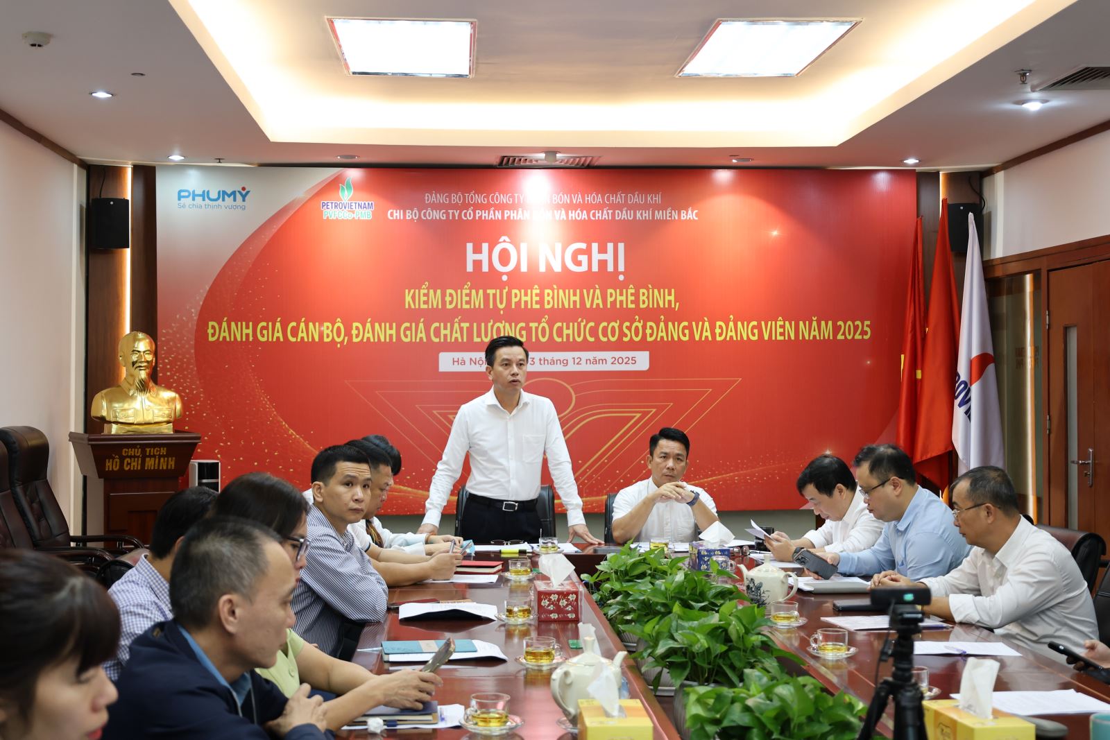 Chi bộ PVFCCo - PMB tổ chức sinh hoạt Chi bộ định kỳ tháng 12 và Hội nghị kiểm điểm, đánh giá cán bộ, đánh giá chất lượng tổ chức cơ sở Đảng và đảng viên năm 2025