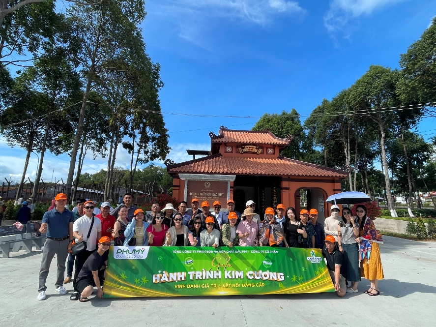 PVFCCo phối hợp cùng PVFCCo - PMB tổ chức thành công chương trình tham quan, du lịch tại Phú Quốc cho các khách hàng Hội viên Kim Cương thuộc chương trình “NPK Phú Mỹ - Triệu tấn gắn kết - Cho mùa bội thu” từ ngày 26-29/05